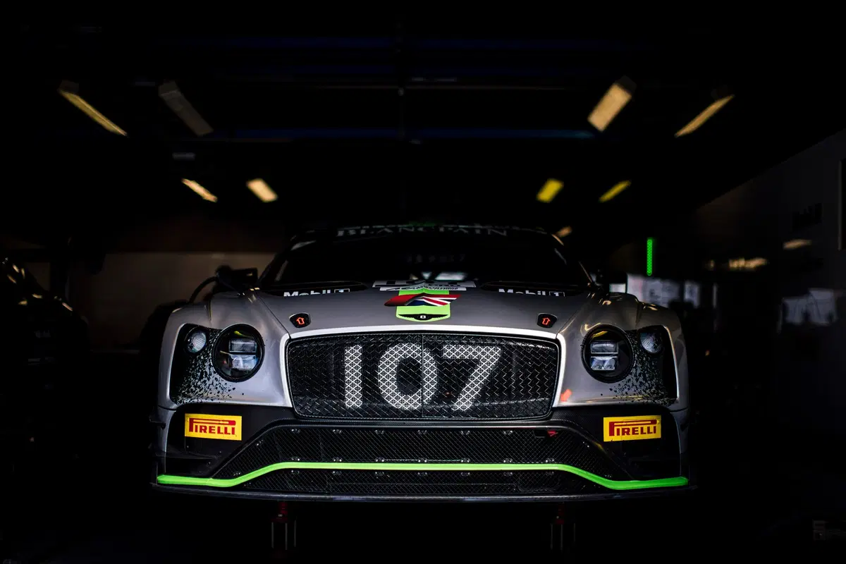 Bentley, dietro le quinte del Blancpain GT Series 