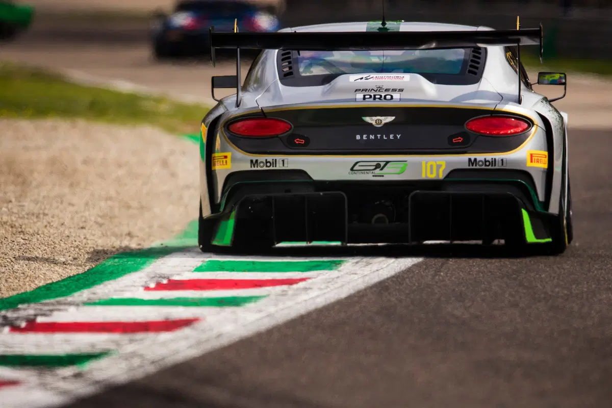 Bentley, dietro le quinte del Blancpain GT Series  (9)