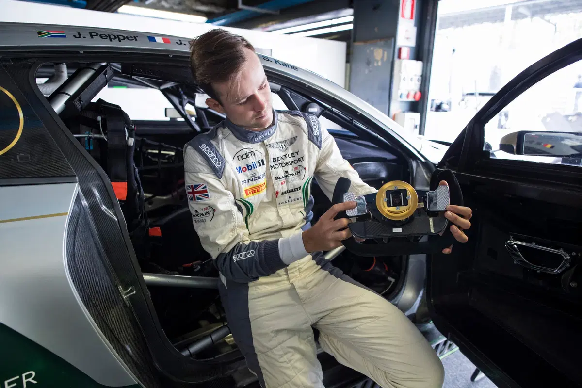 Bentley, dietro le quinte del Blancpain GT Series  (4)
