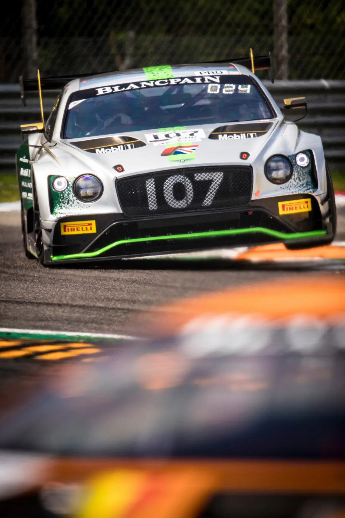 Bentley, dietro le quinte del Blancpain GT Series  (8)