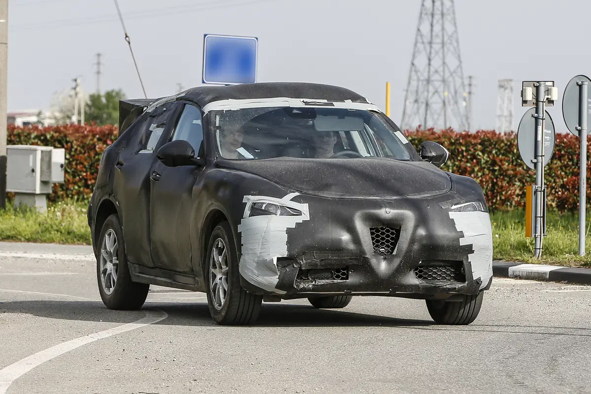 Alfa Romeo Stelvio: ecco il SUV con carrozzeria definitiva