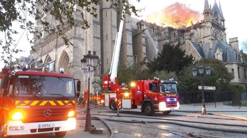 Incendio Notre-Dame: impossibile usare i Canadair
