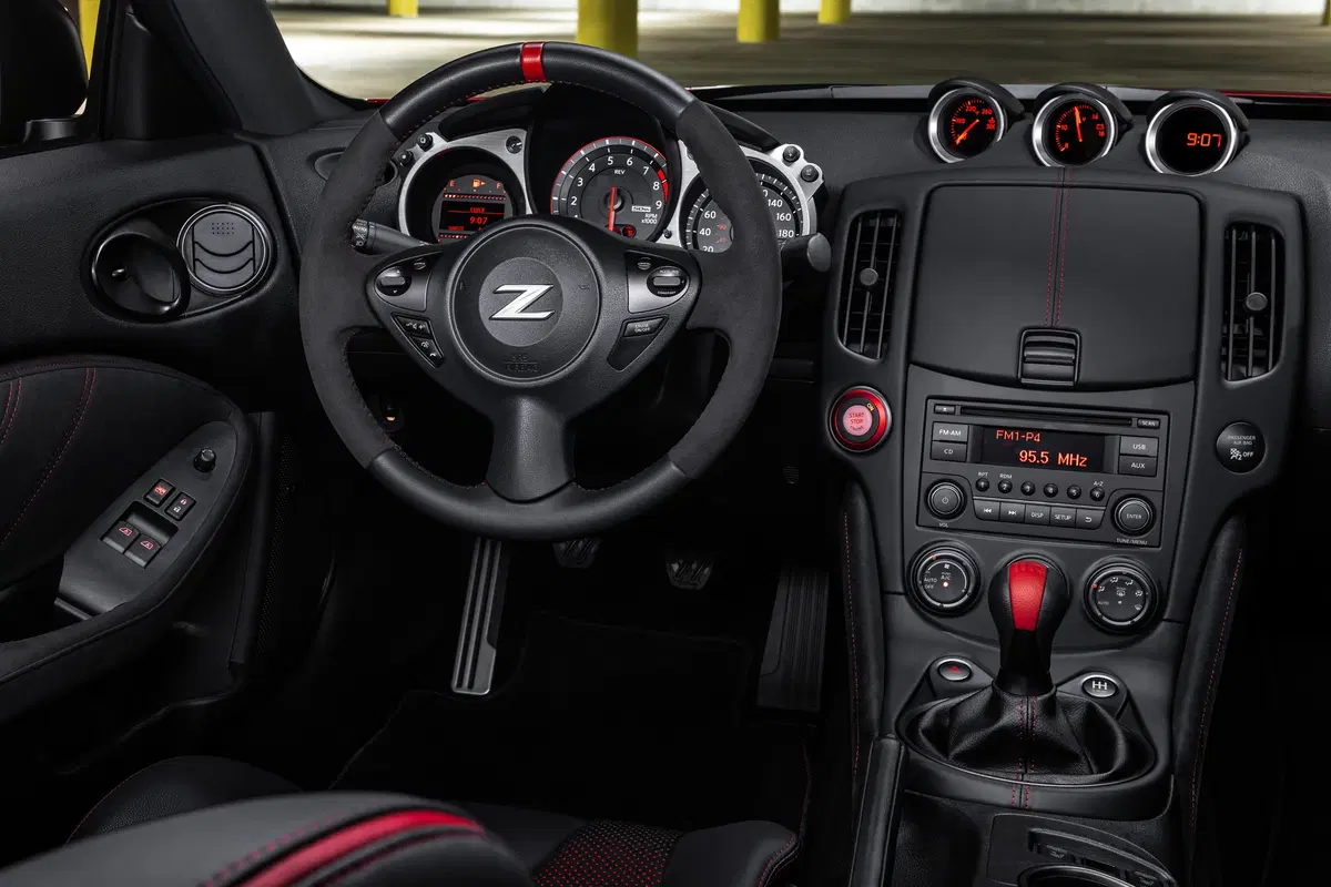Nissan 370Z, a New York una speciale per i 50 anni delle Z-Car (4)