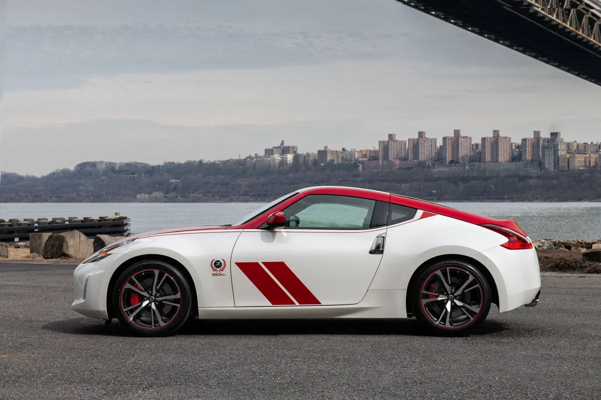 Nissan 370Z, a New York una speciale per i 50 anni delle Z-Car (2)