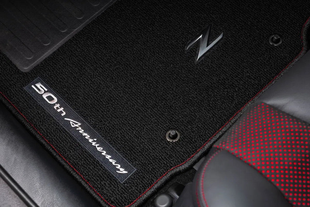 Nissan 370Z, a New York una speciale per i 50 anni delle Z-Car (6)