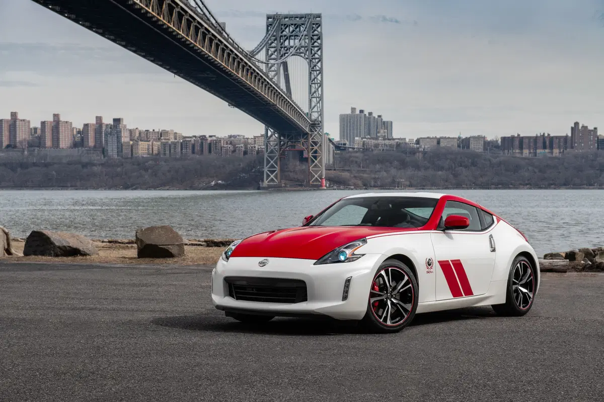 Nissan 370Z, a New York una speciale per i 50 anni delle Z-Car (3)