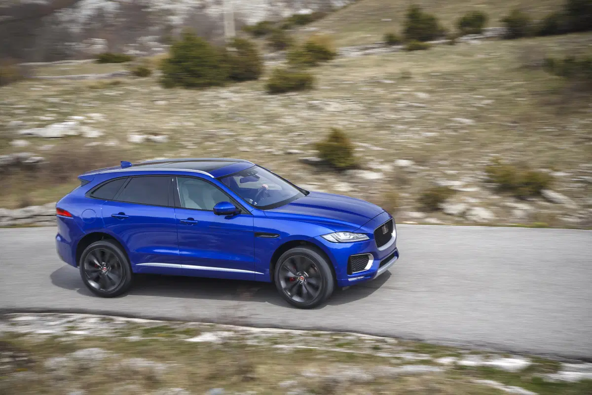 Jaguar F-Pace [Video] (2)