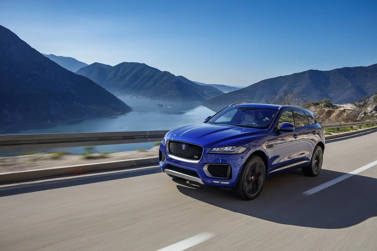 Jaguar F-Pace [Video] (8)