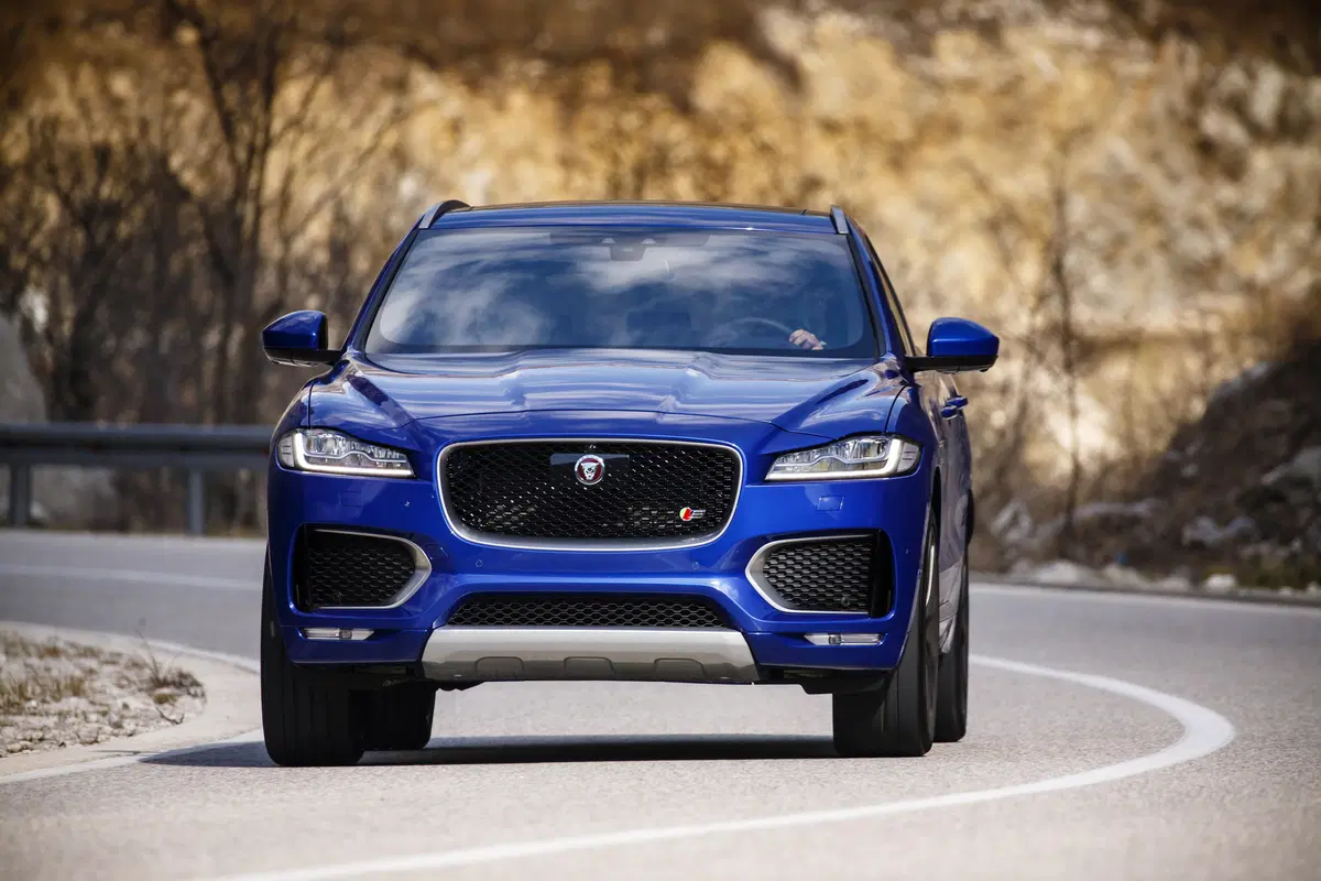Jaguar F-Pace [Video] (10)