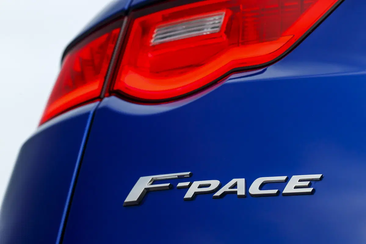 Jaguar F-Pace [Video] (18)