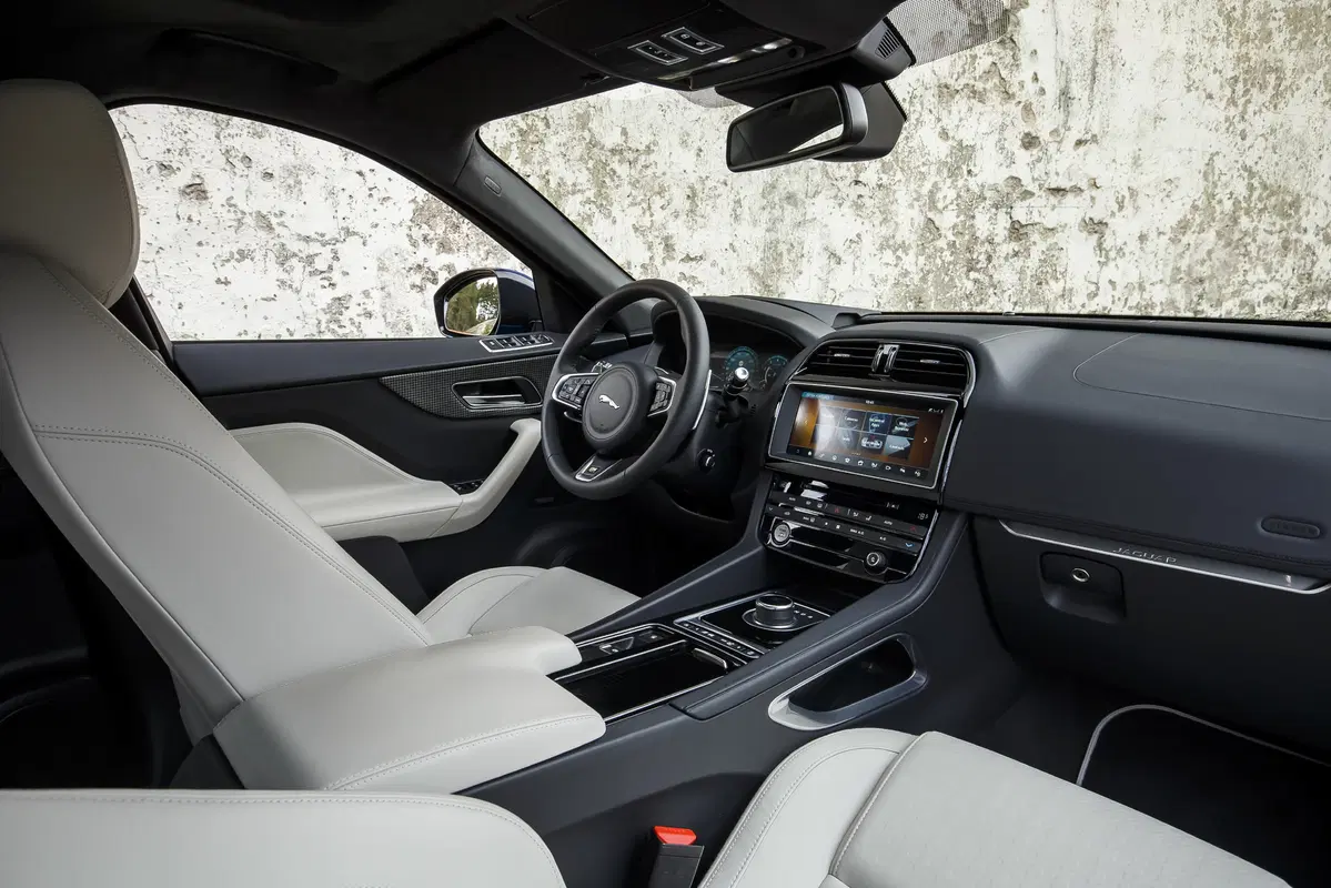 Jaguar F-Pace [Video] (23)