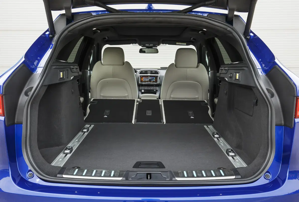 Jaguar F-Pace [Video] (24)
