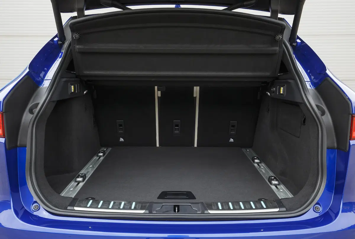 Jaguar F-Pace [Video] (25)