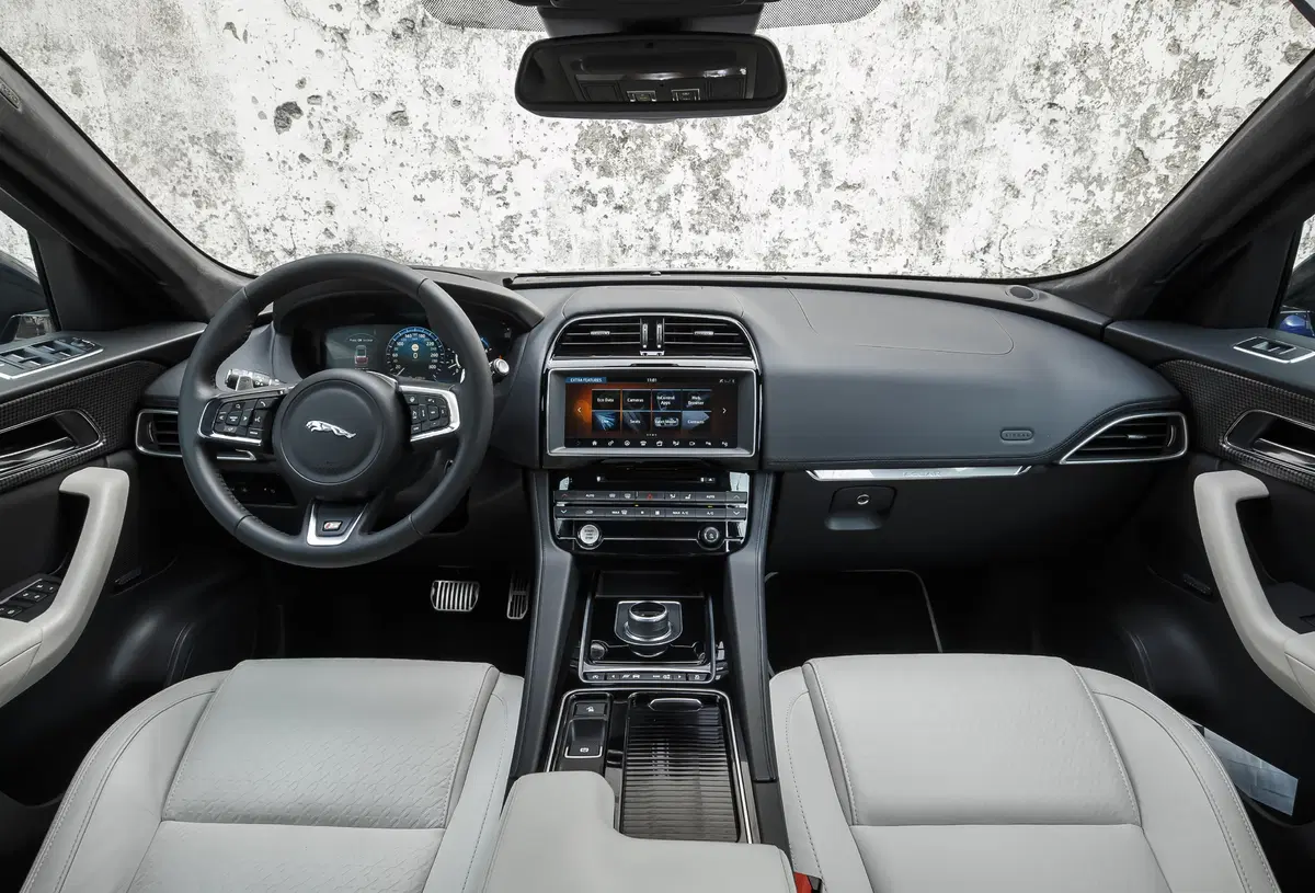 Jaguar F-Pace [Video] (26)