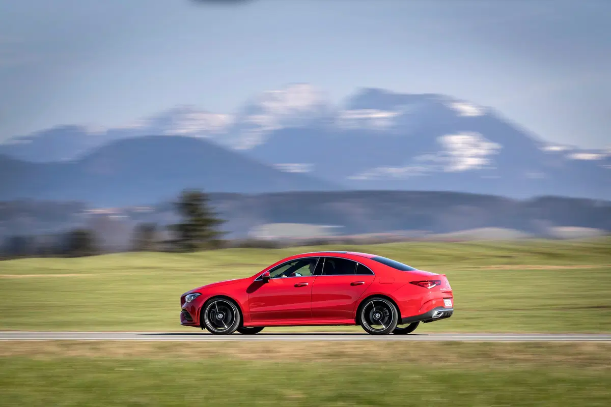 Mercedes CLA Coupé 2019. Torna la CLS compatta, diesel e benzina (9)