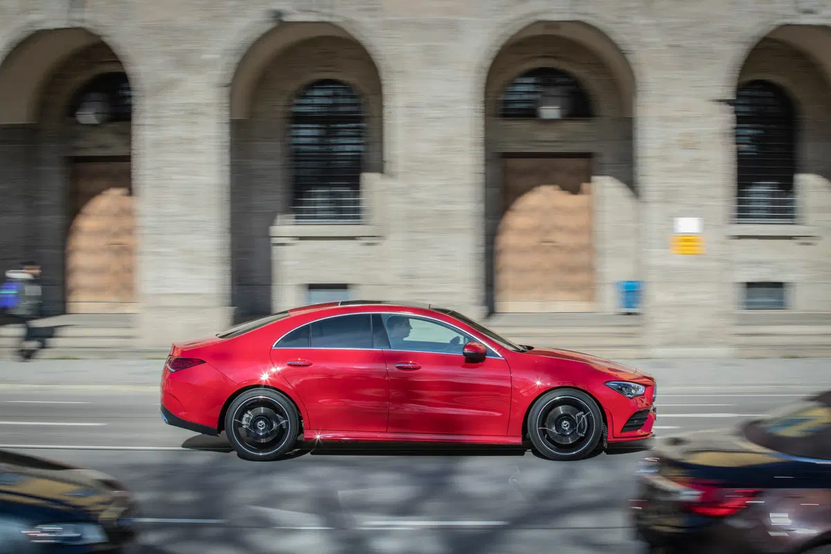 Mercedes CLA Coupé 2019. Torna la CLS compatta, diesel e benzina (13)