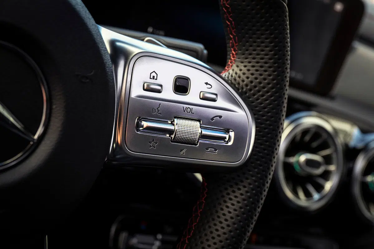 Mercedes CLA Coupé 2019. Torna la CLS compatta, diesel e benzina (15)
