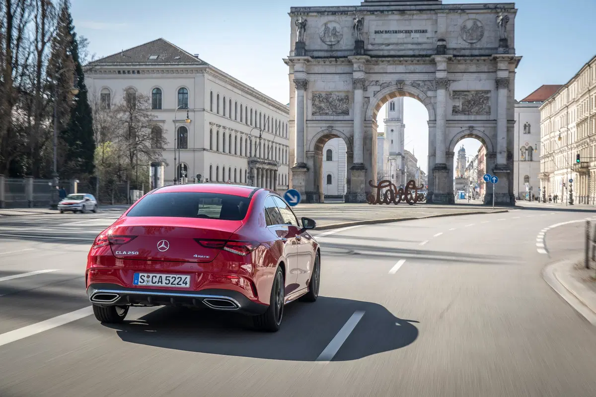 Mercedes CLA Coupé 2019. Torna la CLS compatta, diesel e benzina (17)