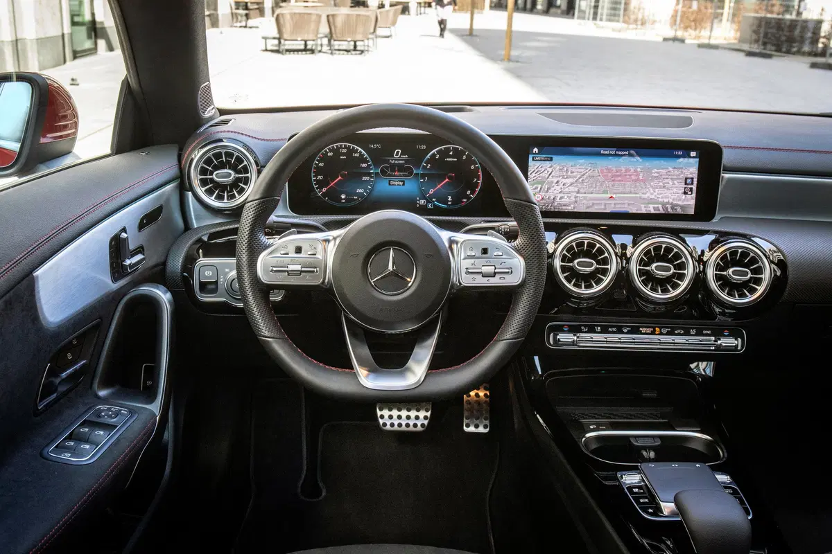Mercedes CLA Coupé 2019. Torna la CLS compatta, diesel e benzina (22)