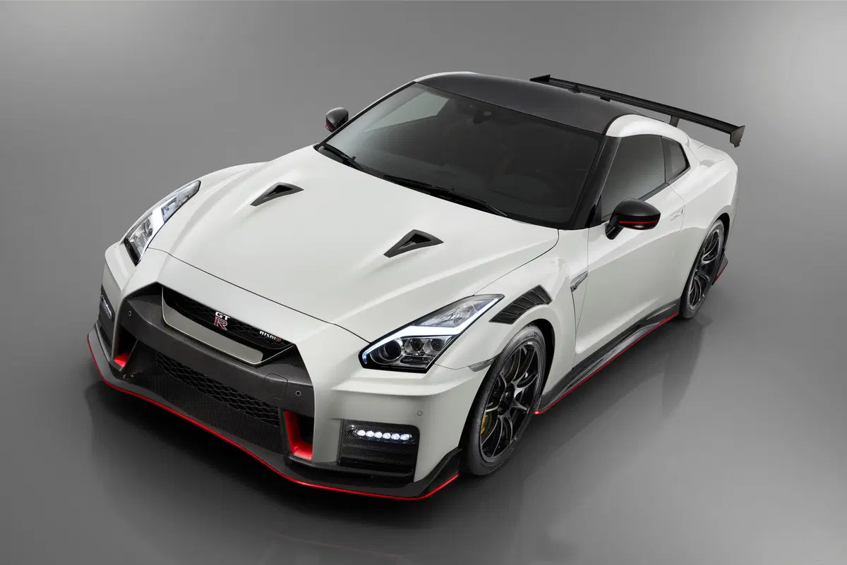 Nissan GT-R Nismo 2020, tolti i veli a New York (6)