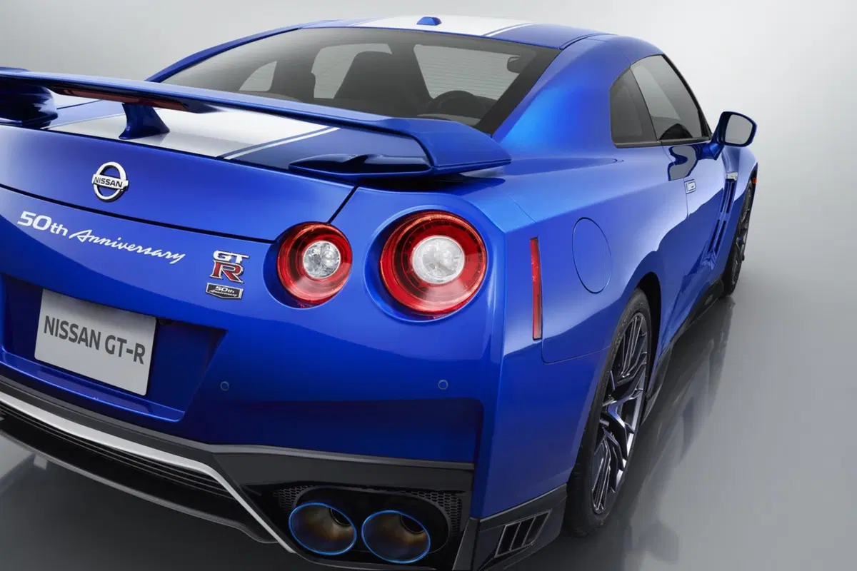 Nissan GT-R 50th Anniversary Edition, splendida 50enne (17)