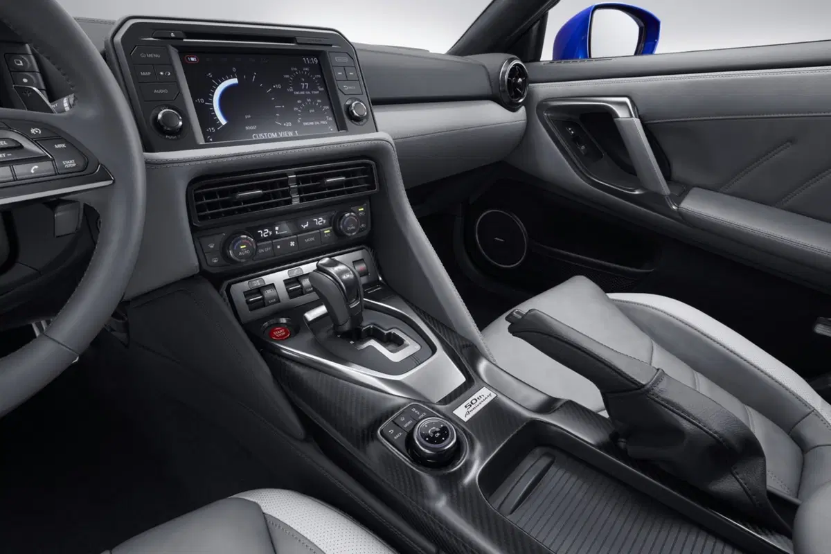 Nissan GT-R 50th Anniversary Edition, splendida 50enne (23)