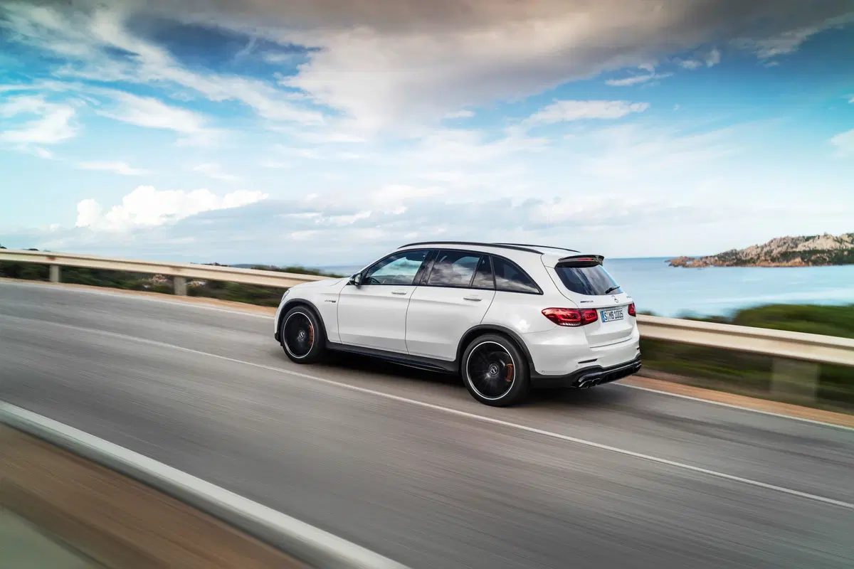 Mercedes-AMG GLC 63 restyling, esordio a New York (3)