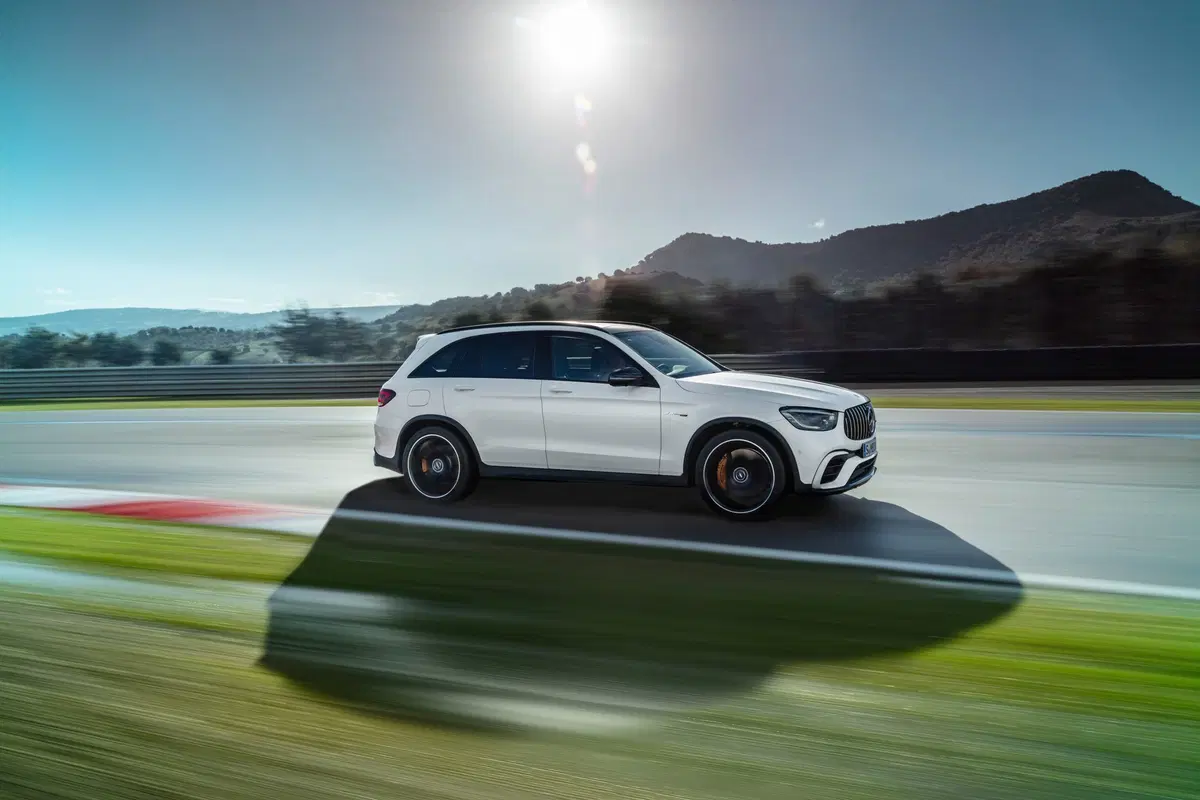 Mercedes-AMG GLC 63 restyling, esordio a New York (4)