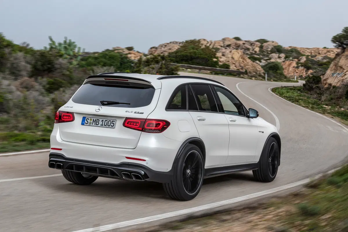Mercedes-AMG GLC 63 restyling, esordio a New York (9)