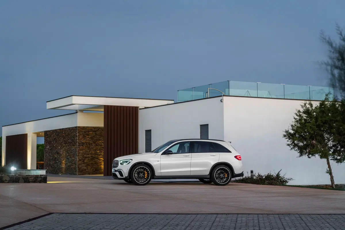 Mercedes-AMG GLC 63 restyling, esordio a New York (10)