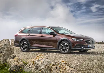 Opel Insignia Country Tourer 2.0 L diesel biturbo. Ha ancora da dire la sua, ma...