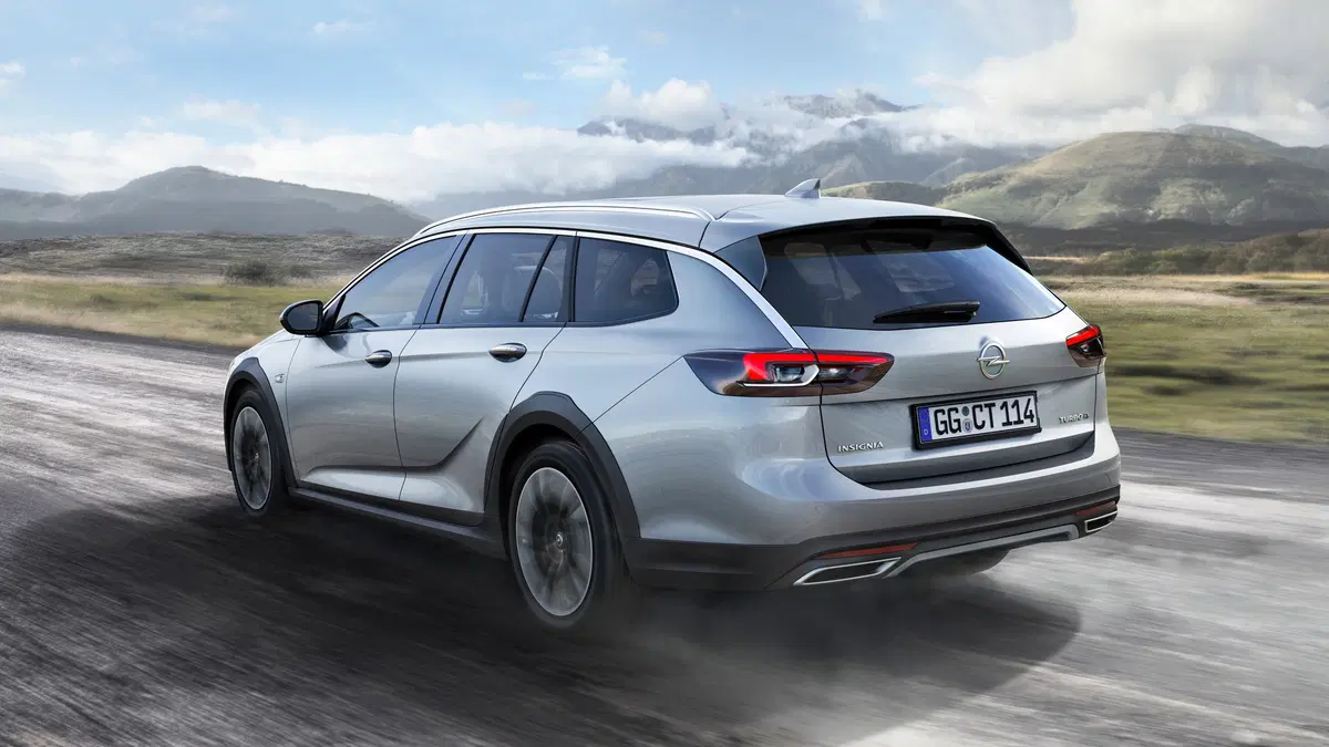 Opel Insignia Country Tourer 2.0 L diesel biturbo. Ha ancora da dire la sua, ma...