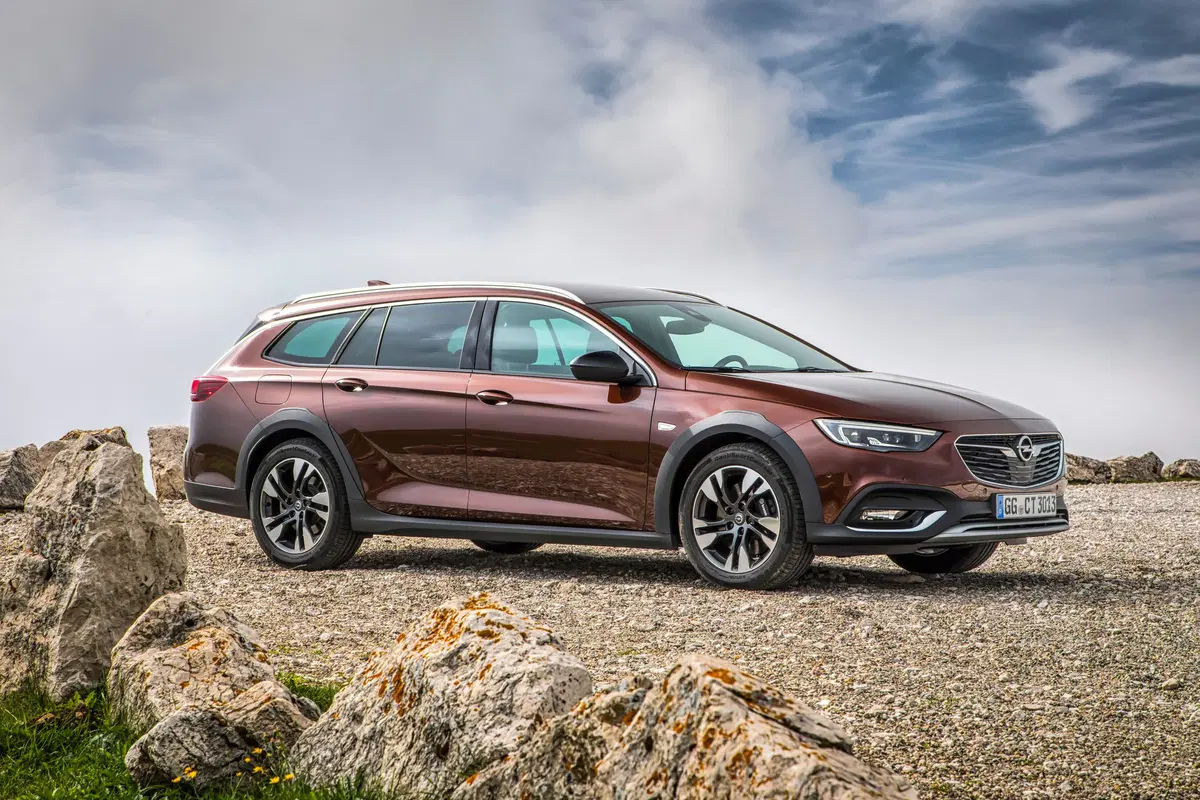 Opel Insignia Country Tourer 2.0 L diesel biturbo. Ha ancora da dire la sua, ma... (3)