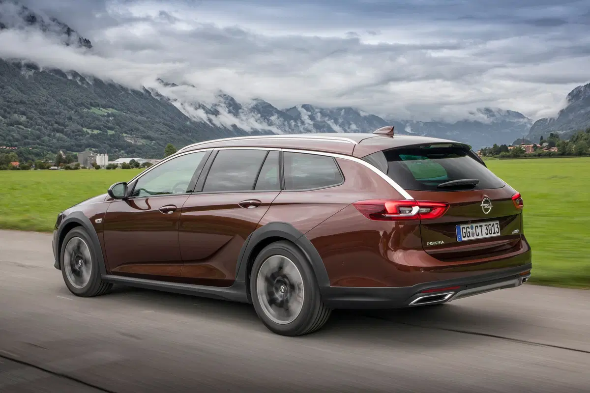 Opel Insignia Country Tourer 2.0 L diesel biturbo. Ha ancora da dire la sua, ma... (4)