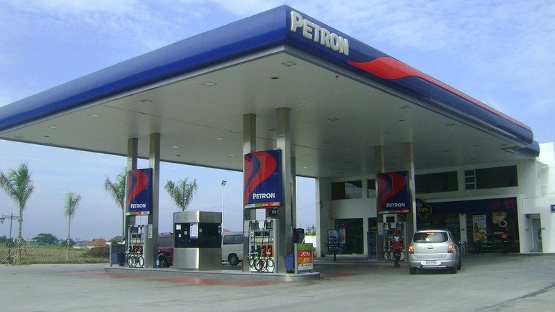 Aumenta il costo di carburanti e trasporti: in salita il prezzo di benzina e diesel alla pompa