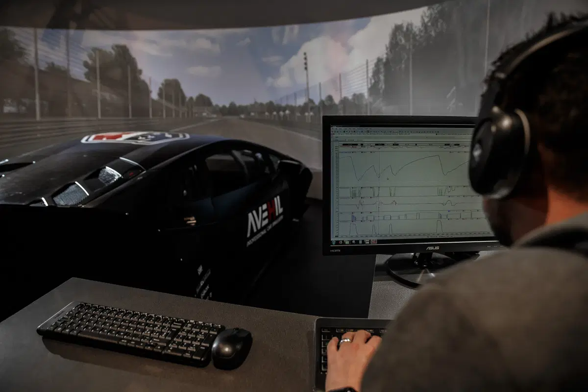 Monza Autodromo, Super simulatori Avehil: al volante di Lambo e Dallara vere [video] (4)