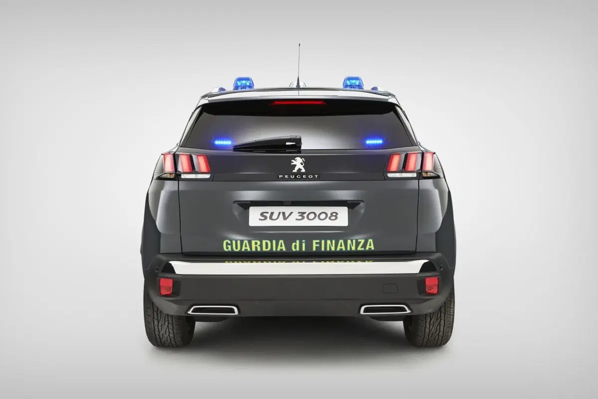 La Guardia di Finanza riceve due Peugeot 3008 (2)