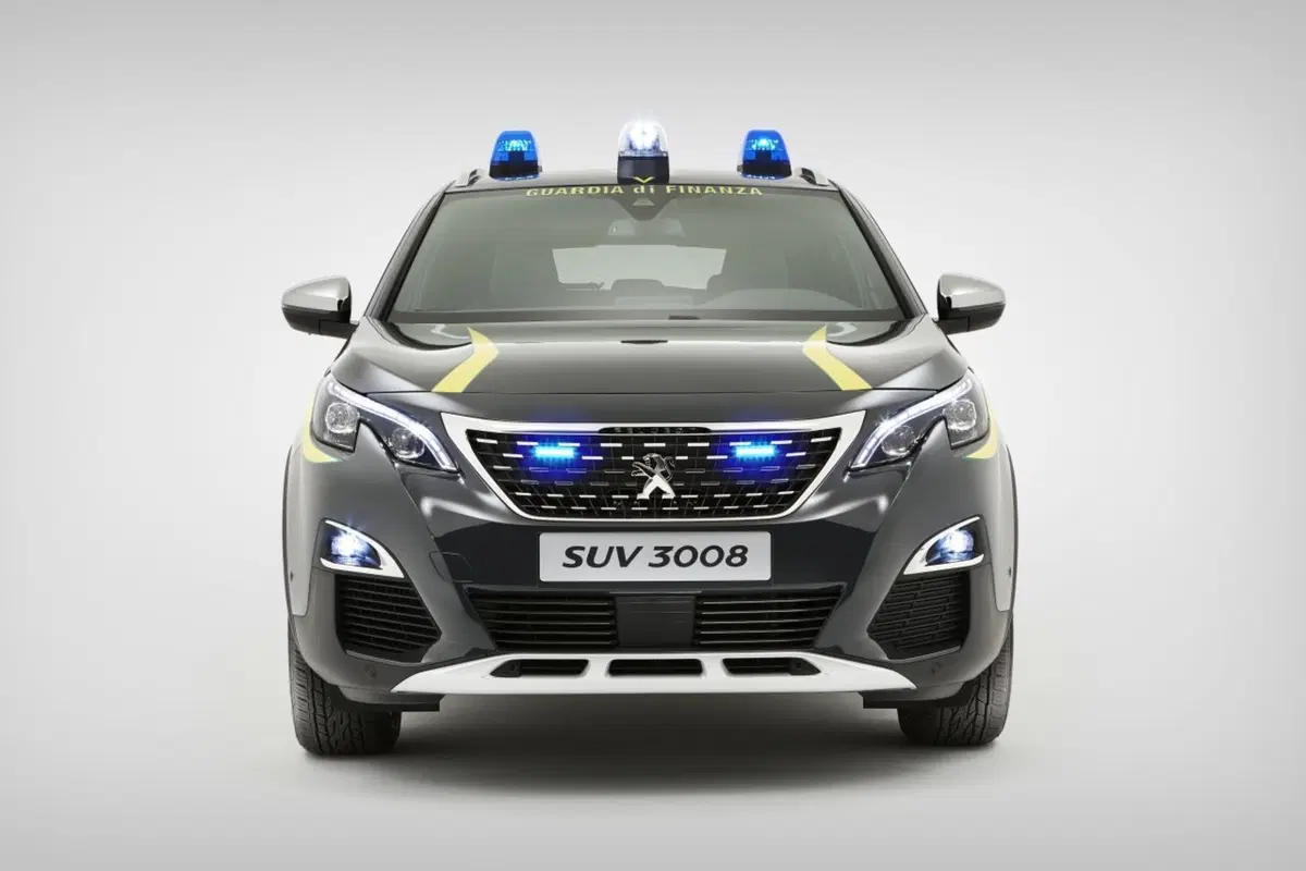 La Guardia di Finanza riceve due Peugeot 3008 (9)