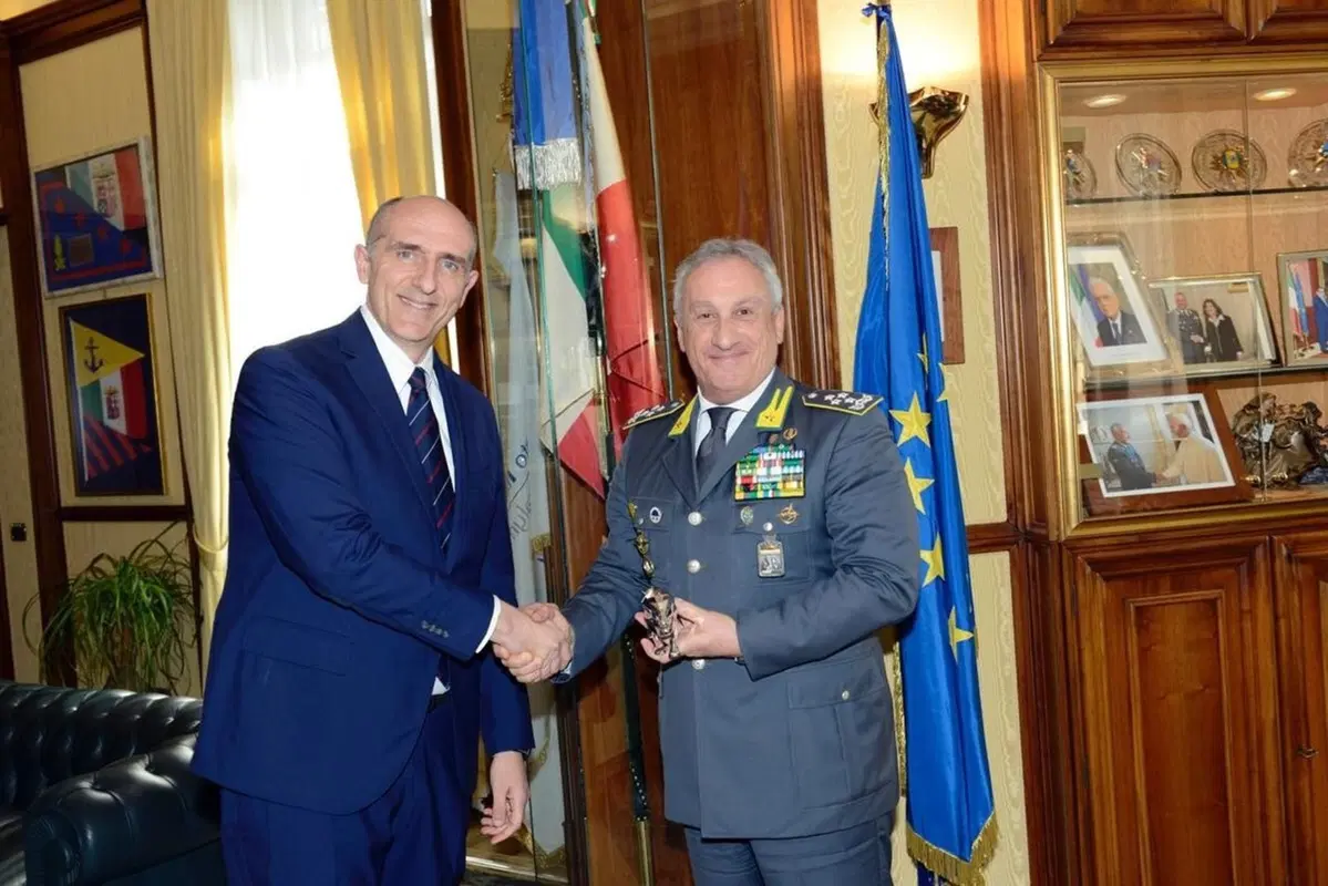 La Guardia di Finanza riceve due Peugeot 3008 (12)