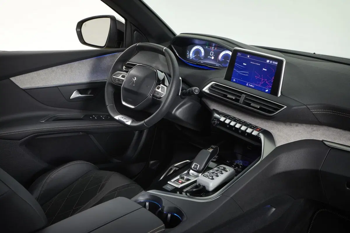 La Guardia di Finanza riceve due Peugeot 3008 (15)