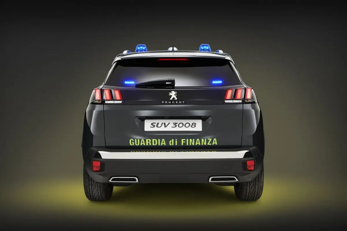 La Guardia di Finanza riceve due Peugeot 3008 (4)