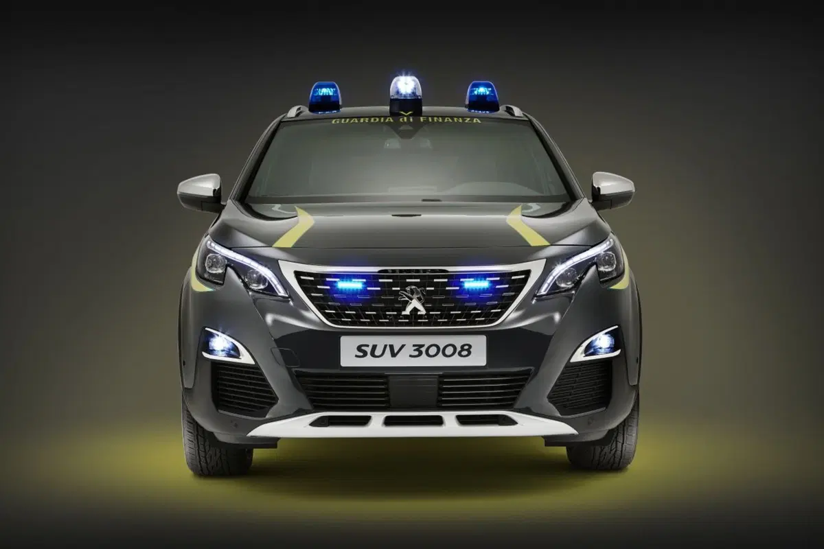 La Guardia di Finanza riceve due Peugeot 3008 (3)