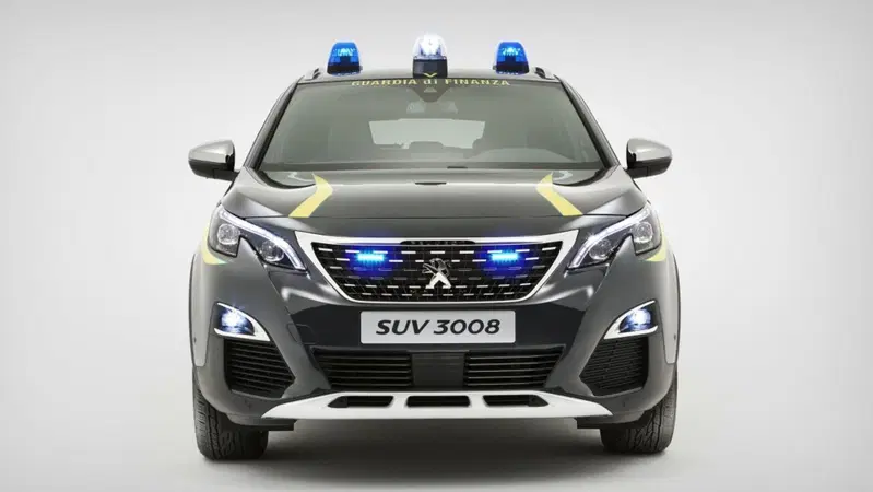 La Guardia di Finanza riceve due Peugeot 3008