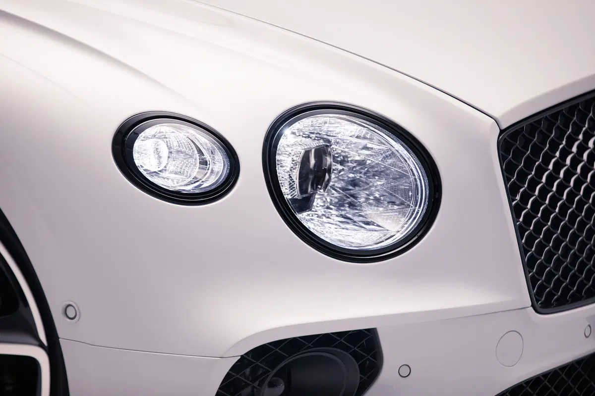 Bentley Continental GTC 2019, capelli al vento per festeggiare i 100 anni [Video] (9)