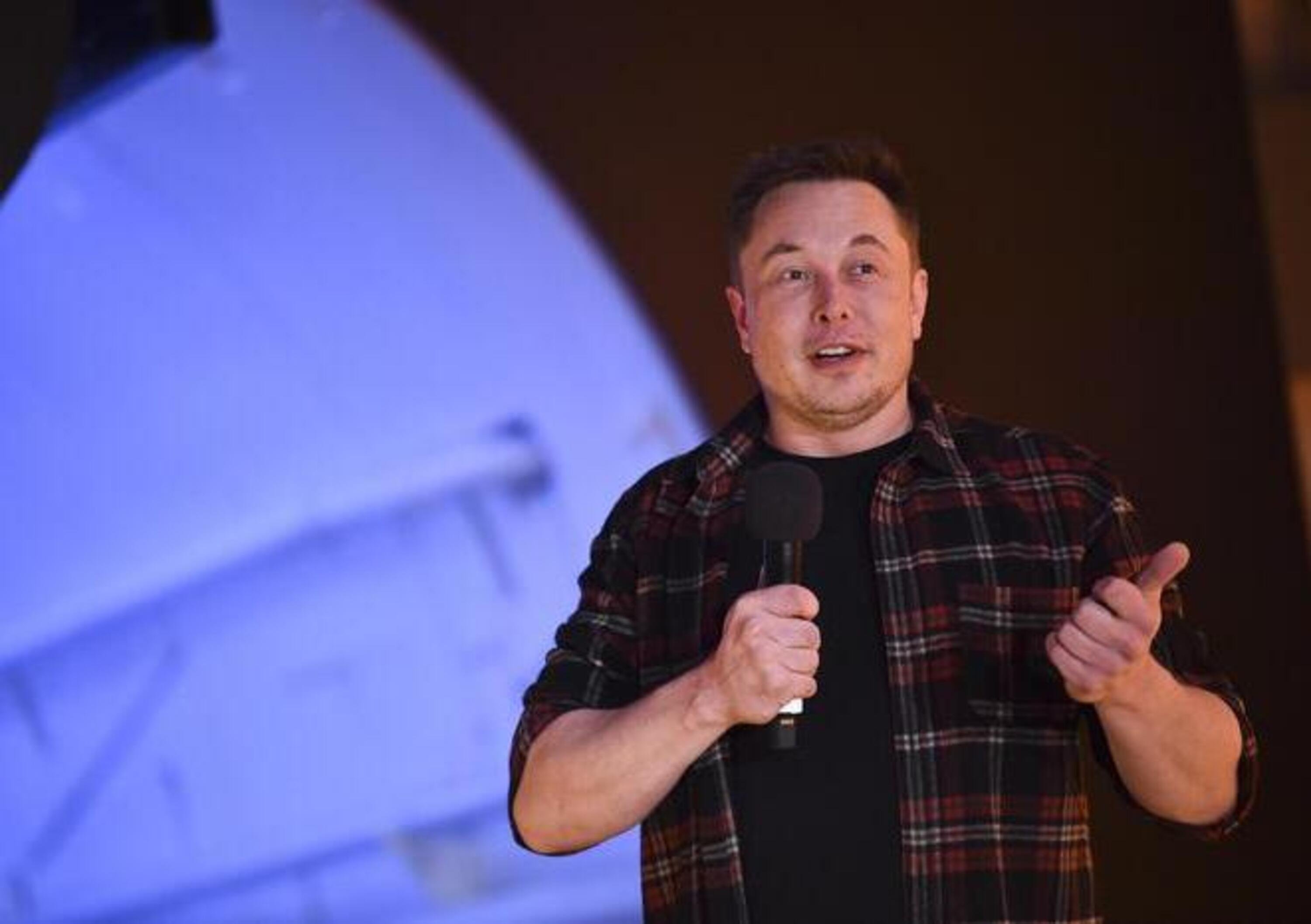 Elon Musk: &quot;Un milione di auto autonome entro il prossimo anno&quot;