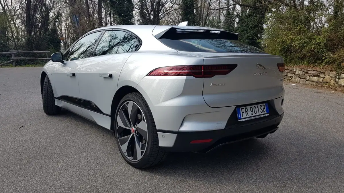 Jaguar I-Pace | 400 cavalli elettrici e un design da urlo (4)