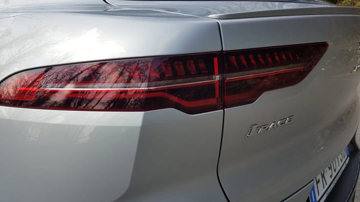 Jaguar I-Pace | 400 cavalli elettrici e un design da urlo (9)