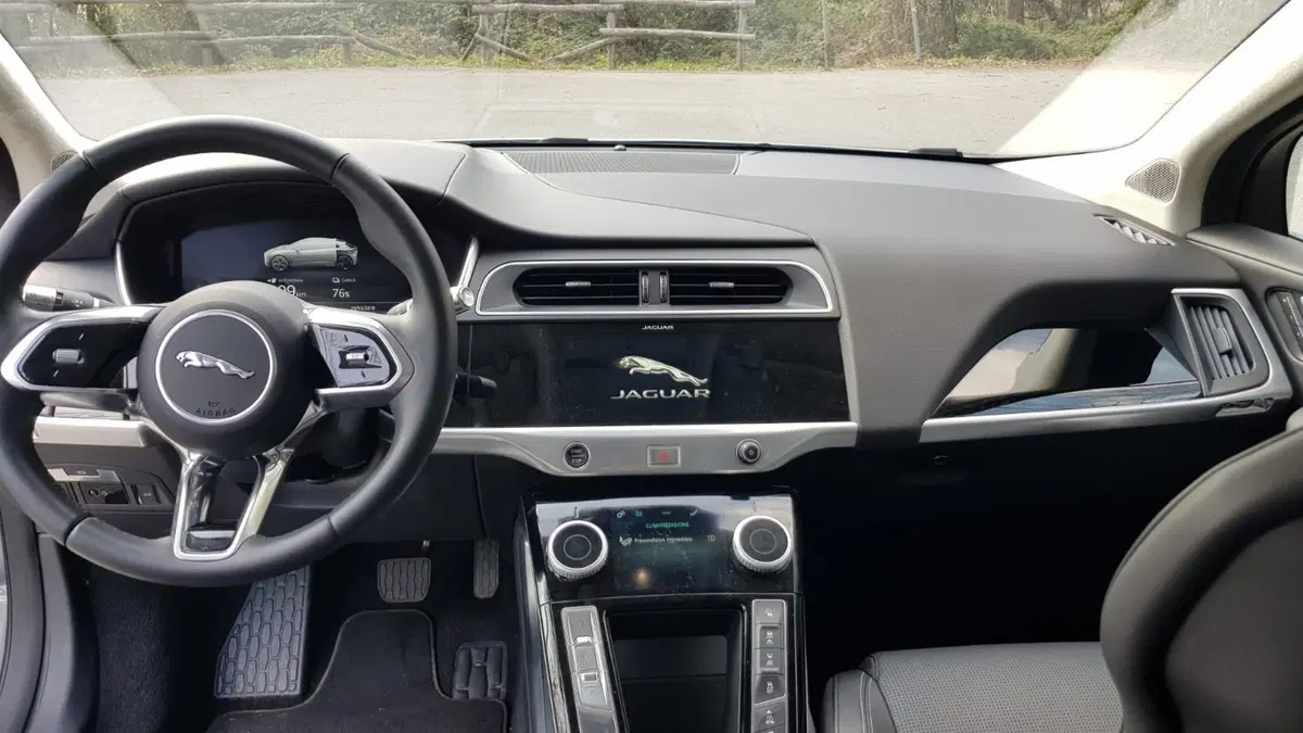Jaguar I-Pace | 400 cavalli elettrici e un design da urlo (11)