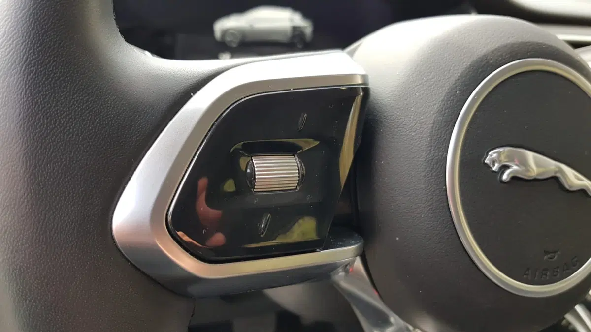Jaguar I-Pace | 400 cavalli elettrici e un design da urlo (13)
