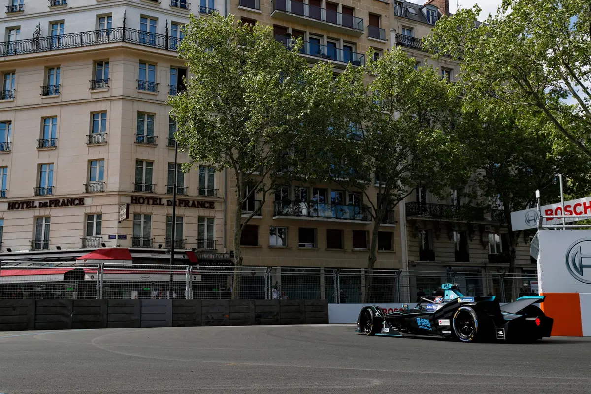 Formula E, E-Prix di Parigi: vince Frijns (22)